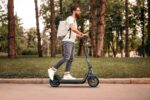 Odys E-Scooter mit Straßenzulassung und Blinker (je nach Modell bis zu 75 km Reichweite & bis zu 25% Steigung, max. 20km/h, klappbar) E-Roller mit Straßenzulassung Elektroscooter Elektroroller