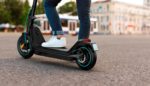 Odys E-Scooter mit Straßenzulassung und Blinker (je nach Modell bis zu 75 km Reichweite & bis zu 25% Steigung, max. 20km/h, klappbar) E-Roller mit Straßenzulassung Elektroscooter Elektroroller