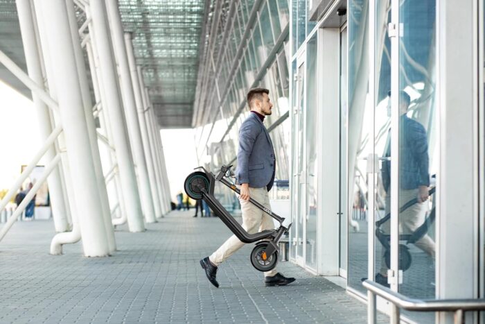 Odys E-Scooter mit Straßenzulassung und Blinker (je nach Modell bis zu 75 km Reichweite & bis zu 25% Steigung, max. 20km/h, klappbar) E-Roller mit Straßenzulassung Elektroscooter Elektroroller
