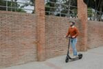 Segway-Ninebot F2 Pro D, E-Scooter mit Straßenzulassung für Erwachsene, max. 20 km/h Geschwindigkeit, 55 km Reichweite, Lange Reichweite